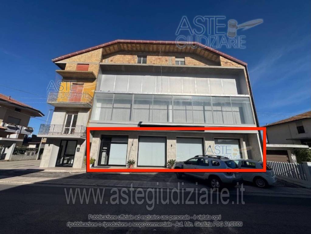 locale commerciale in vendita a Corropoli