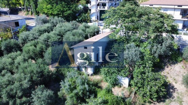 casa indipendente in vendita a Corropoli in zona Ravigliano
