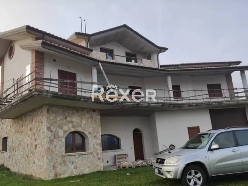 casa indipendente in vendita a Corropoli in zona Ravigliano