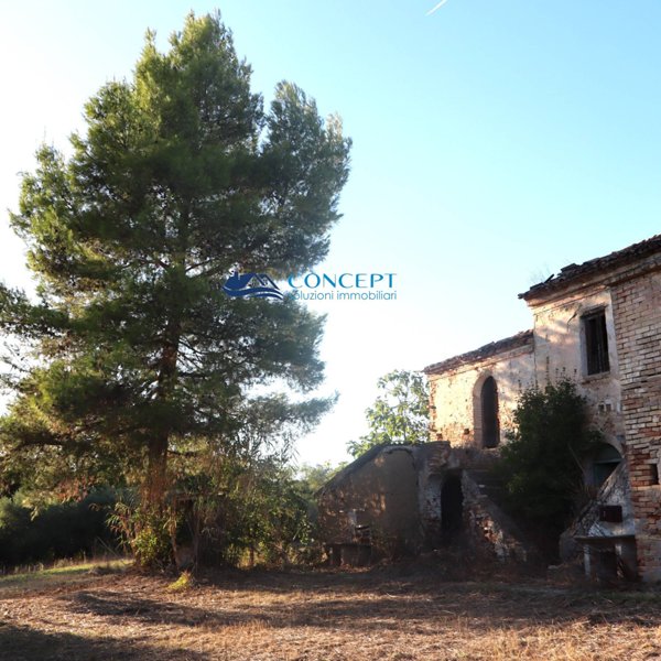 casale in vendita a Corropoli in zona Ravigliano