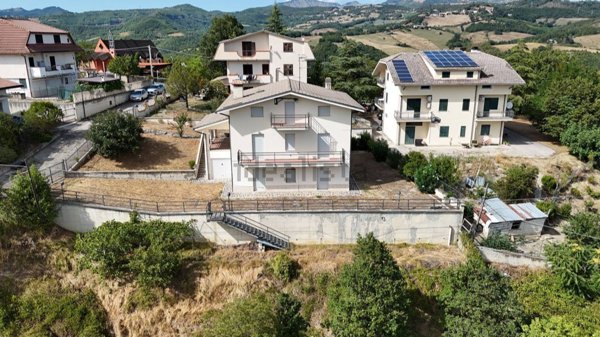 casa indipendente in vendita a Cortino in zona Casanova
