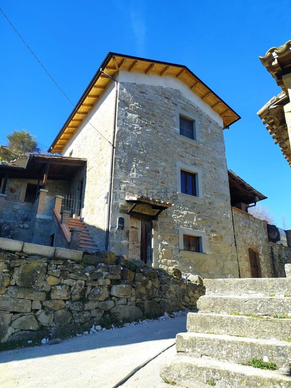 appartamento in vendita a Crognaleto in zona Nerito