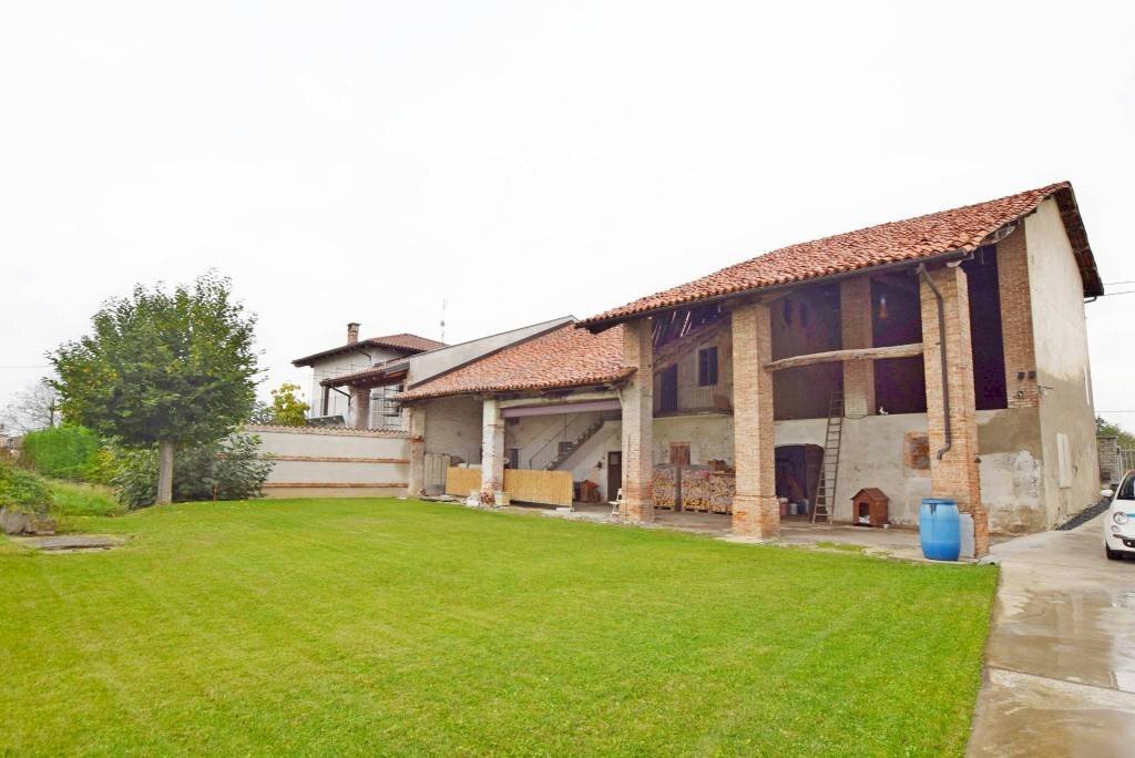 casale in vendita a Rocca de' Baldi