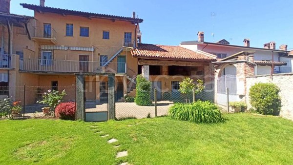 casa indipendente in vendita a Rocca de' Baldi