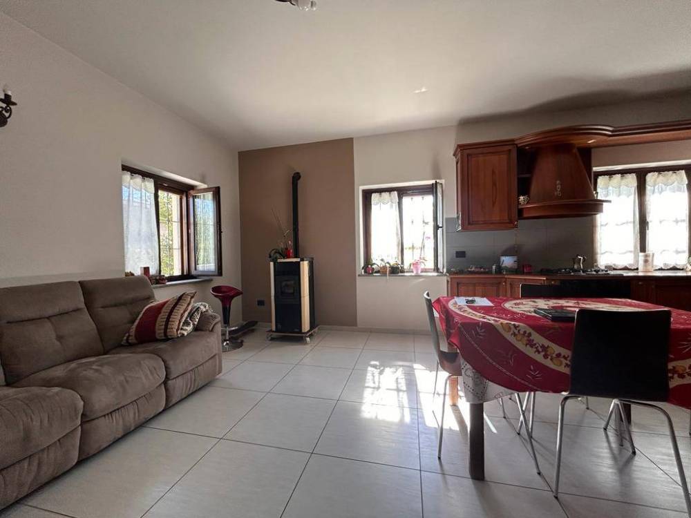 casa indipendente in vendita a Rocca de' Baldi