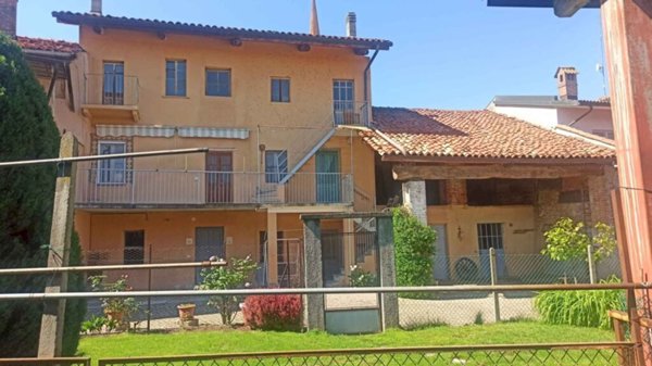 casa indipendente in vendita a Rocca de' Baldi