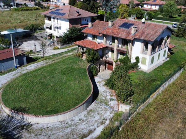 casa indipendente in vendita a Rocca de' Baldi