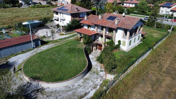casa indipendente in vendita a Rocca de' Baldi