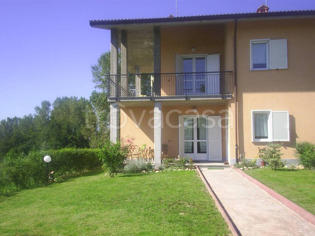 casa indipendente in vendita a Rocca de' Baldi