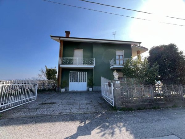 casa indipendente in vendita a Rocca de' Baldi