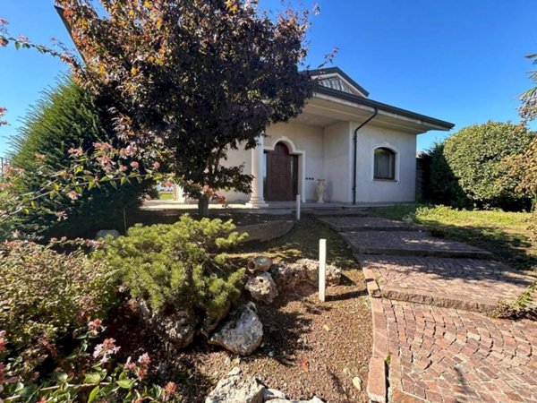 casa indipendente in vendita a Rocca de' Baldi