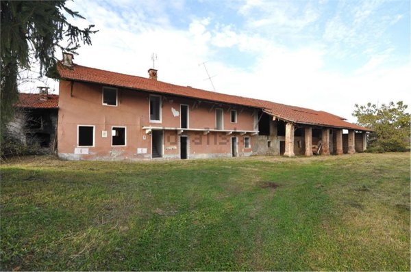casale in vendita a Rocca de' Baldi