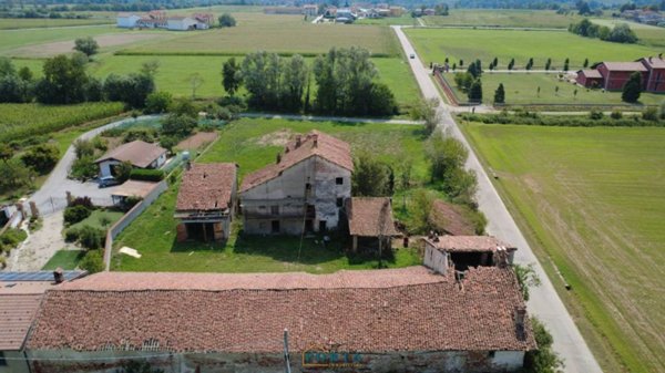casa indipendente in vendita a Rocca de' Baldi