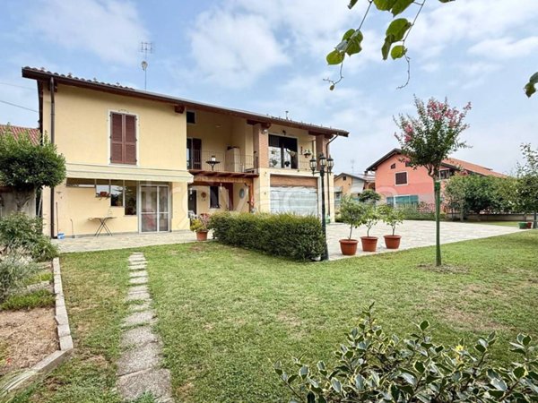 casa indipendente in vendita a Rocca de' Baldi