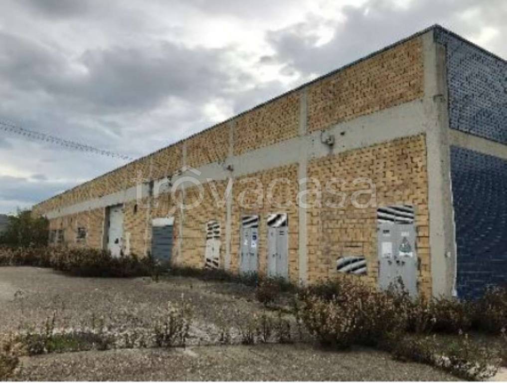 locale commerciale in vendita a Giulianova