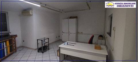 locale commerciale in vendita a Giulianova