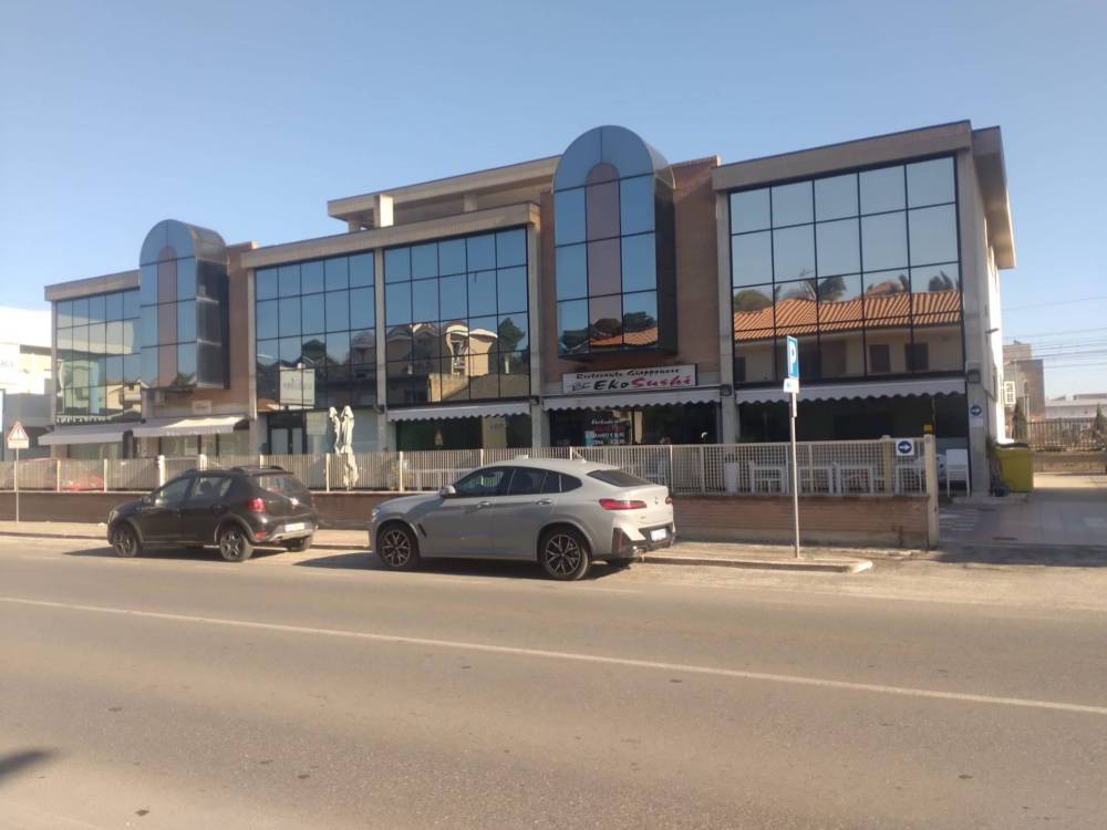 locale commerciale in vendita a Giulianova