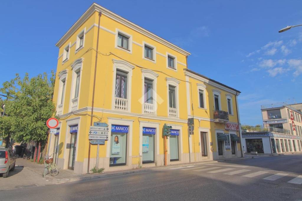 intera palazzina in vendita a Giulianova