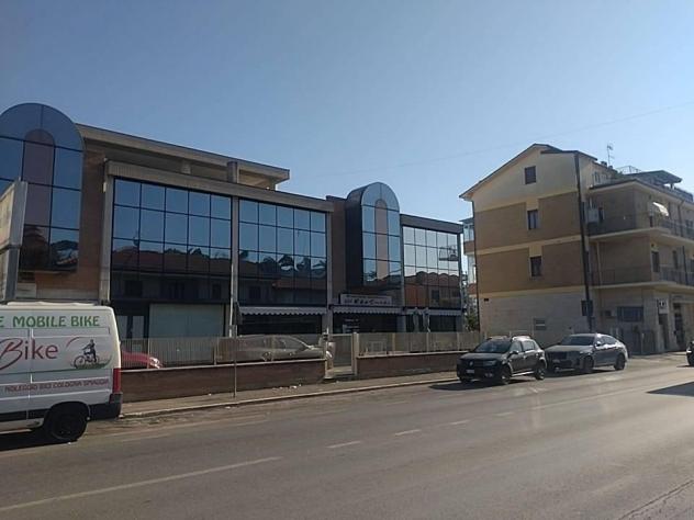 negozio in vendita a Giulianova