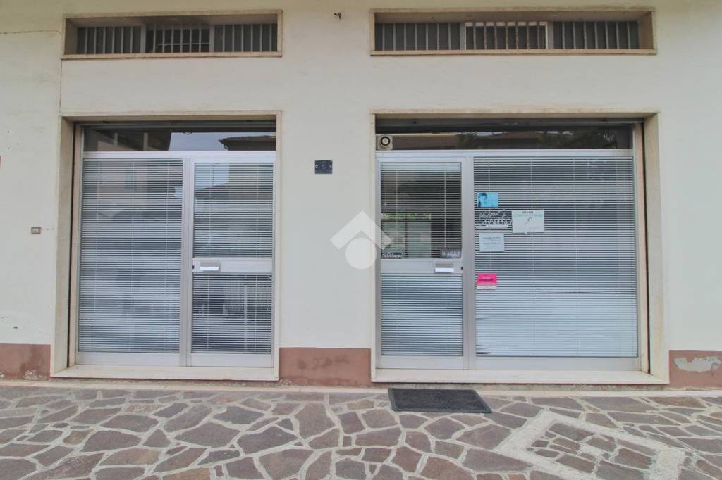 negozio in vendita a Giulianova