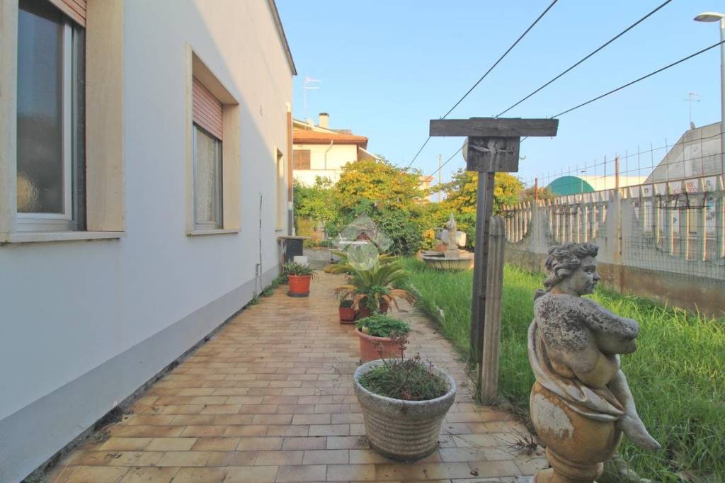 casa indipendente in vendita a Giulianova