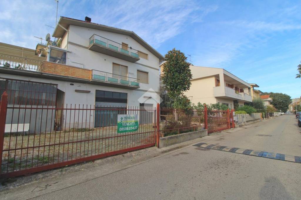 negozio in vendita a Giulianova