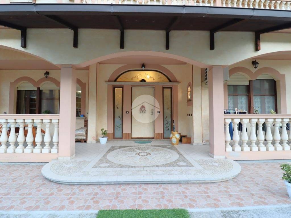 casa indipendente in vendita a Giulianova