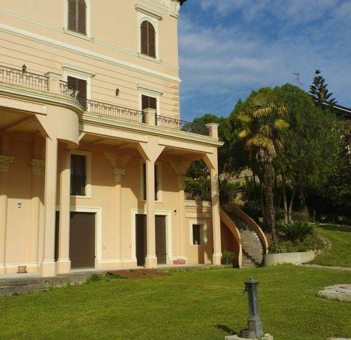 casa indipendente in vendita a Giulianova