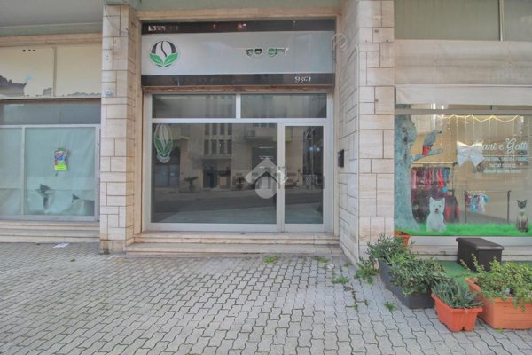 locale commerciale in vendita a Giulianova