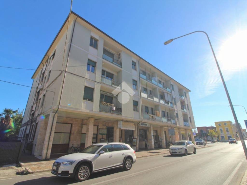 negozio in vendita a Giulianova