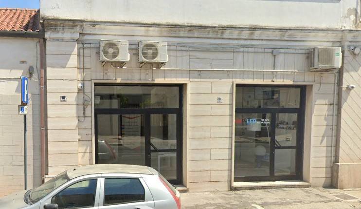 locale commerciale in vendita a Giulianova