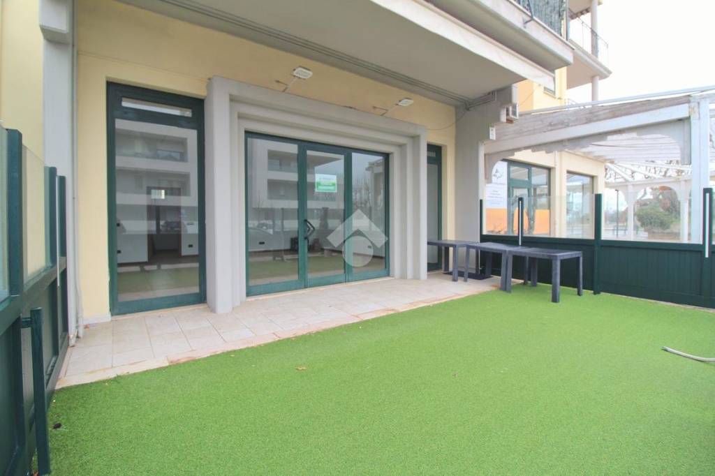 negozio in vendita a Giulianova