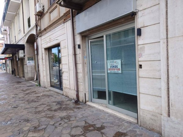 locale commerciale in vendita a Giulianova