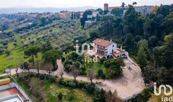 casa indipendente in vendita a Giulianova