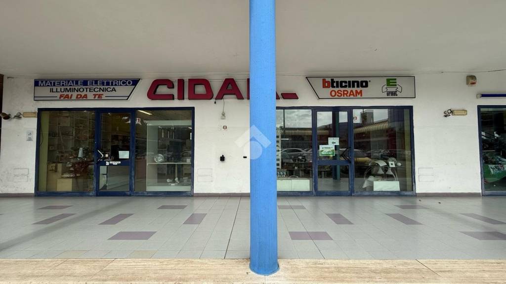 negozio in vendita a Giulianova