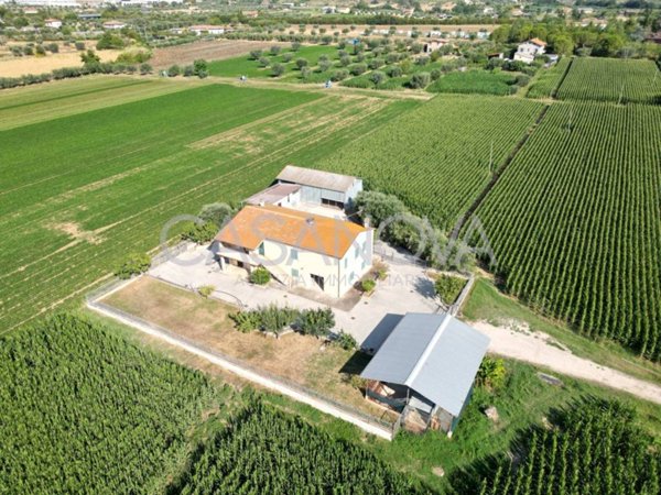 casa indipendente in vendita a Giulianova