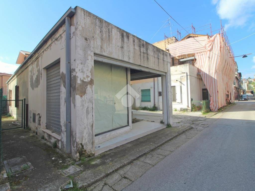 negozio in vendita a Giulianova