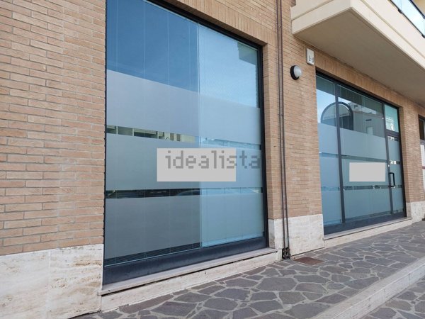 locale commerciale in vendita a Giulianova