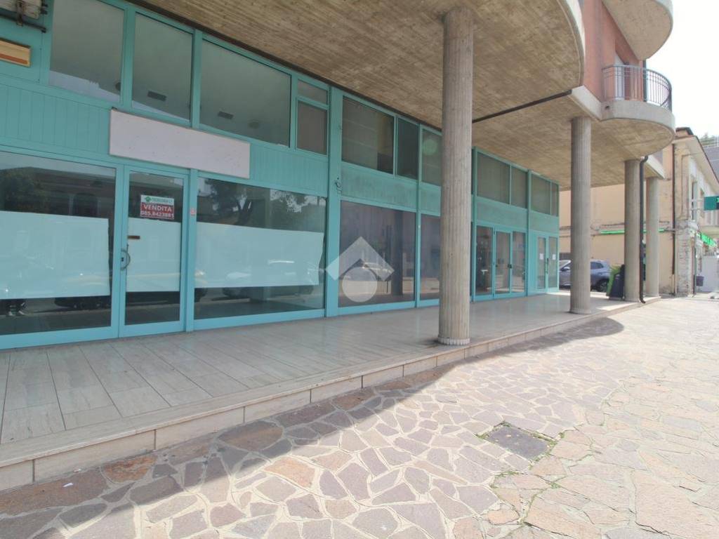 negozio in vendita a Giulianova