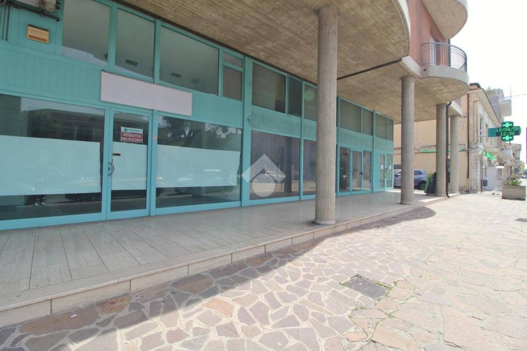 negozio in vendita a Giulianova
