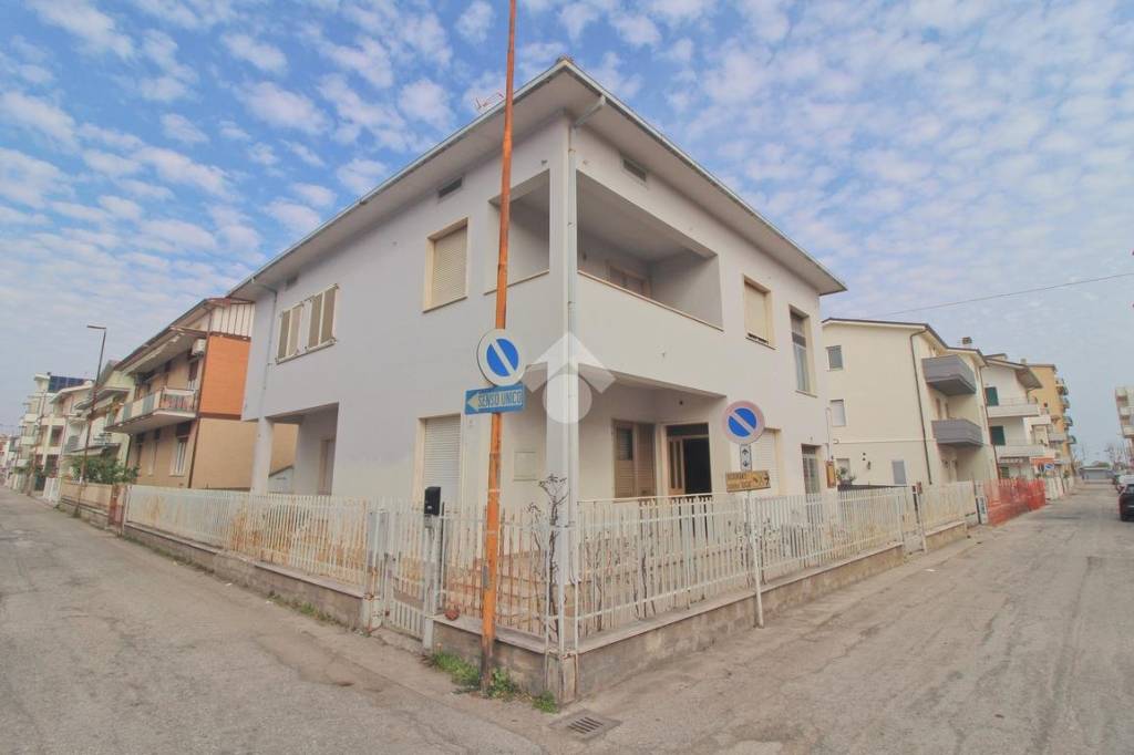 casa indipendente in vendita a Giulianova