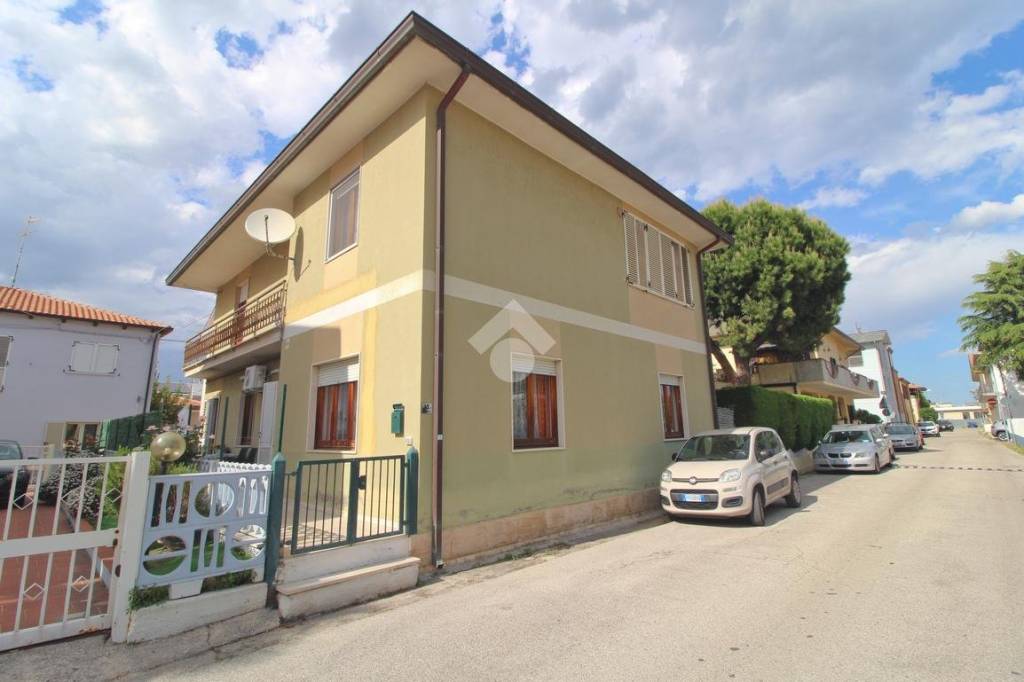 casa indipendente in vendita a Giulianova