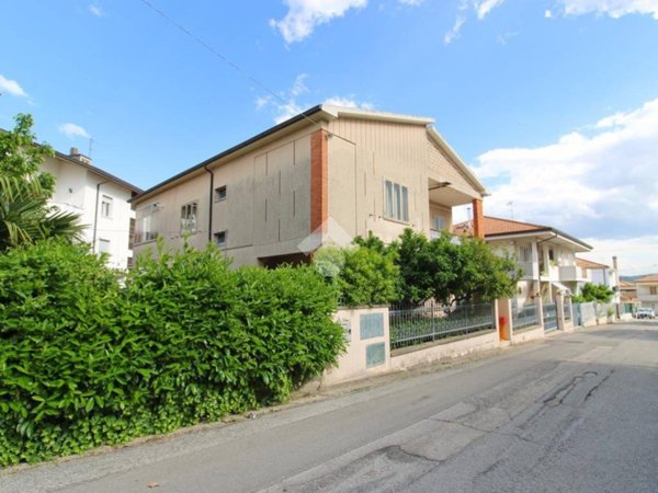 casa indipendente in vendita a Giulianova