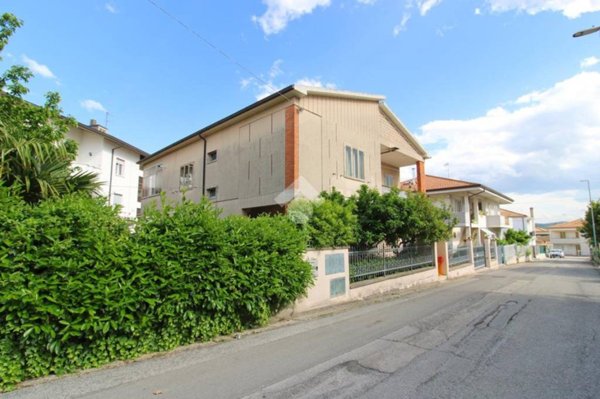 casa indipendente in vendita a Giulianova