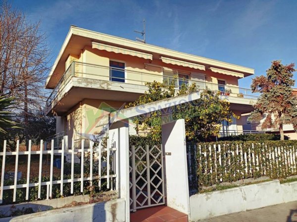 casa indipendente in vendita a Giulianova in zona Case di Trento