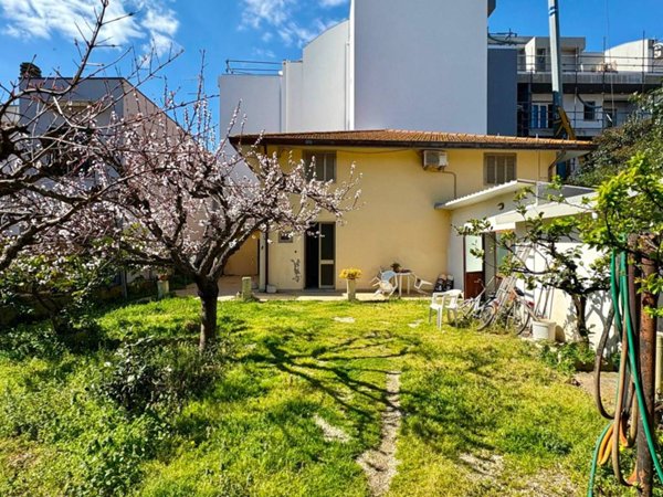 casa indipendente in vendita a Giulianova