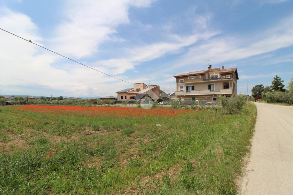 terreno edificabile in vendita a Giulianova in zona Colleranesco