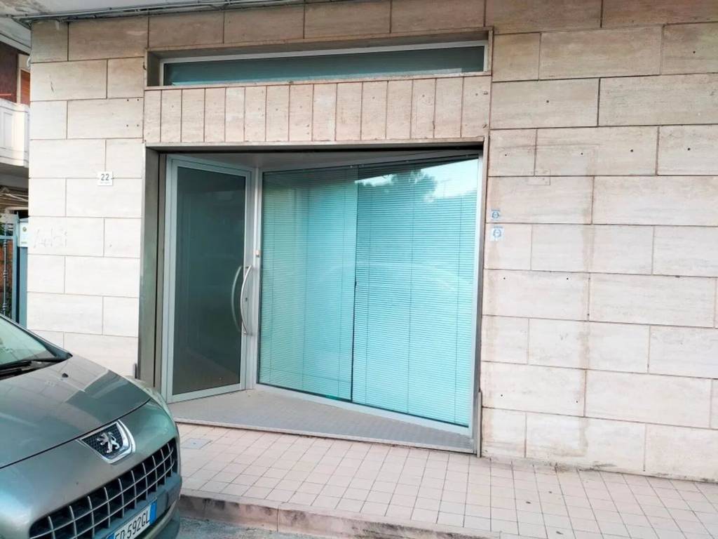 negozio in vendita a Giulianova