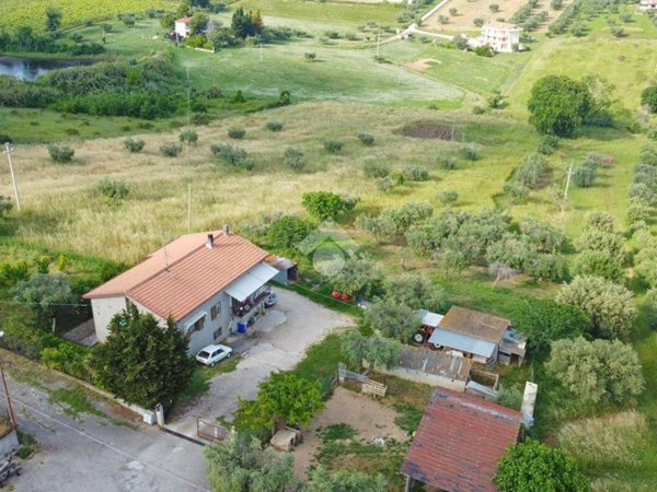 casa indipendente in vendita a Giulianova in zona Case di Trento