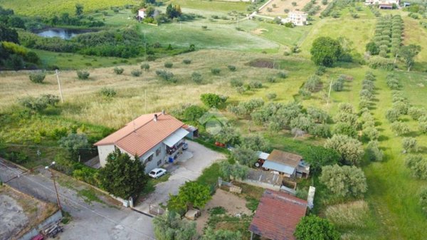 casa indipendente in vendita a Giulianova in zona Case di Trento
